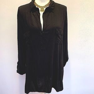 Splendid Black Long-Sleeve V-Neck Tunic